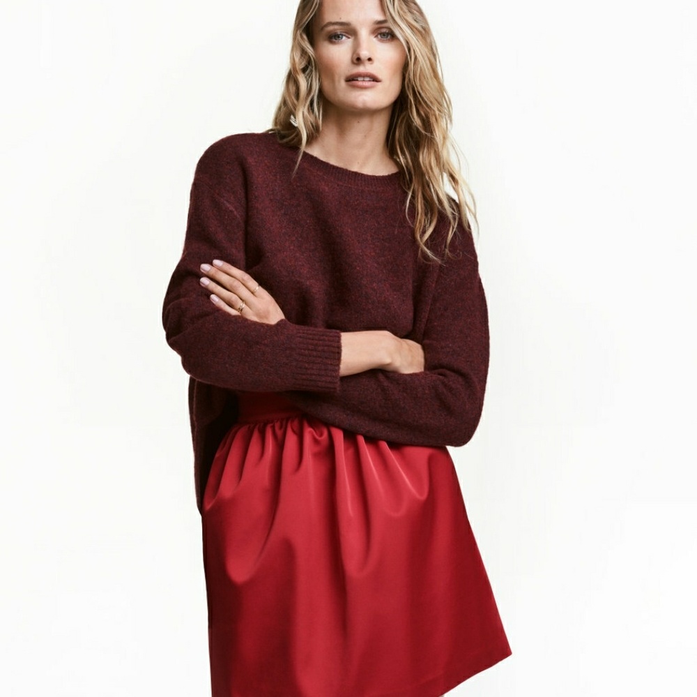 H&M dark red skirt
